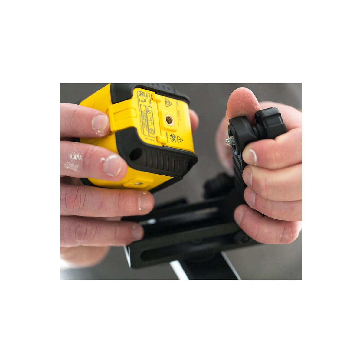 Рівень лазерний STANLEY CUBIX® Green Beam Cross Line, дальність дії - 16 м., арт. STHT77499-1 (шт.)