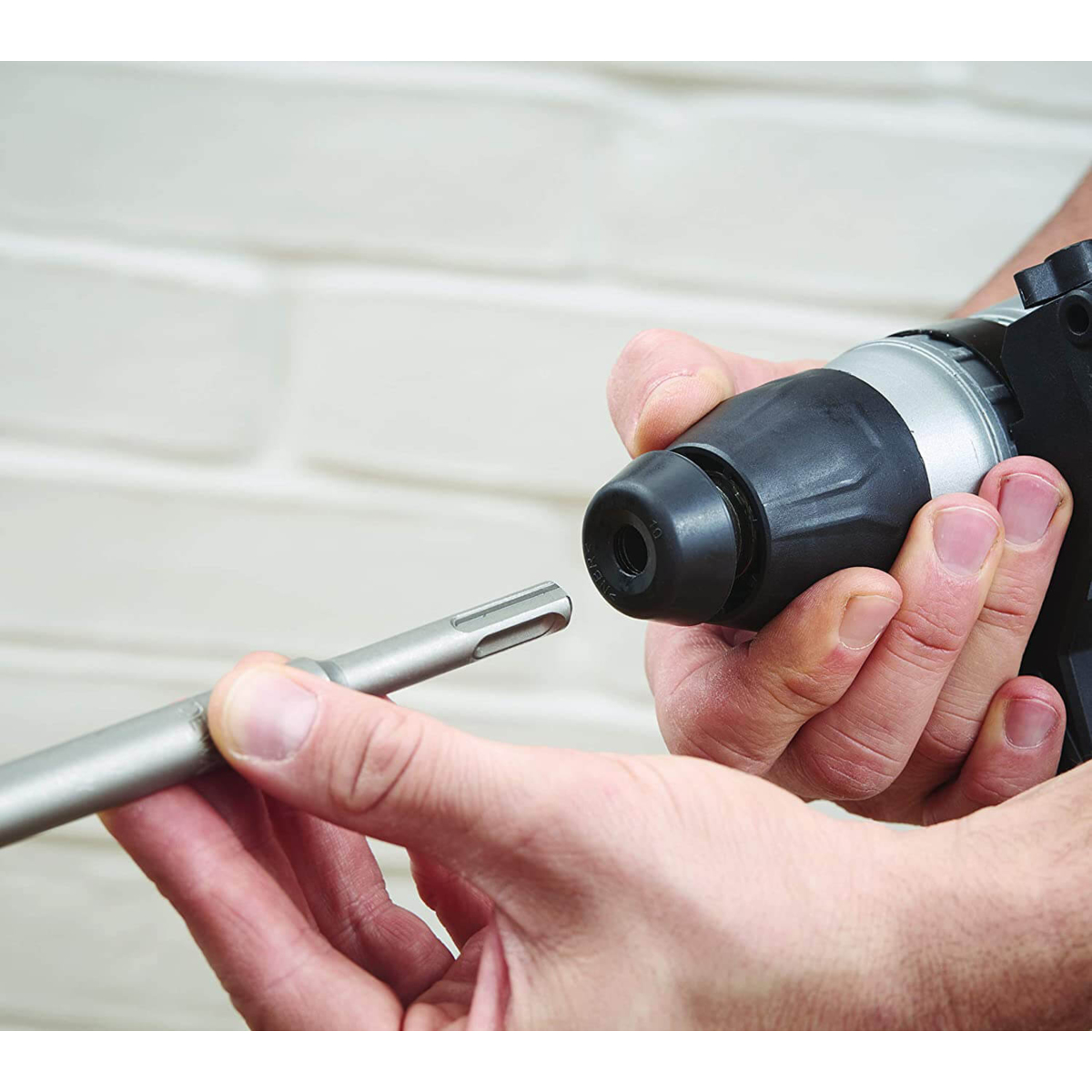 Перфоратор мережевий BLACK+DECKER, SDS-Plus, 1250 Вт, 4.4 Дж, 0-4100 уд/хв,0-850 об/мин, валіза, вага 5.5 кг BEHS03K