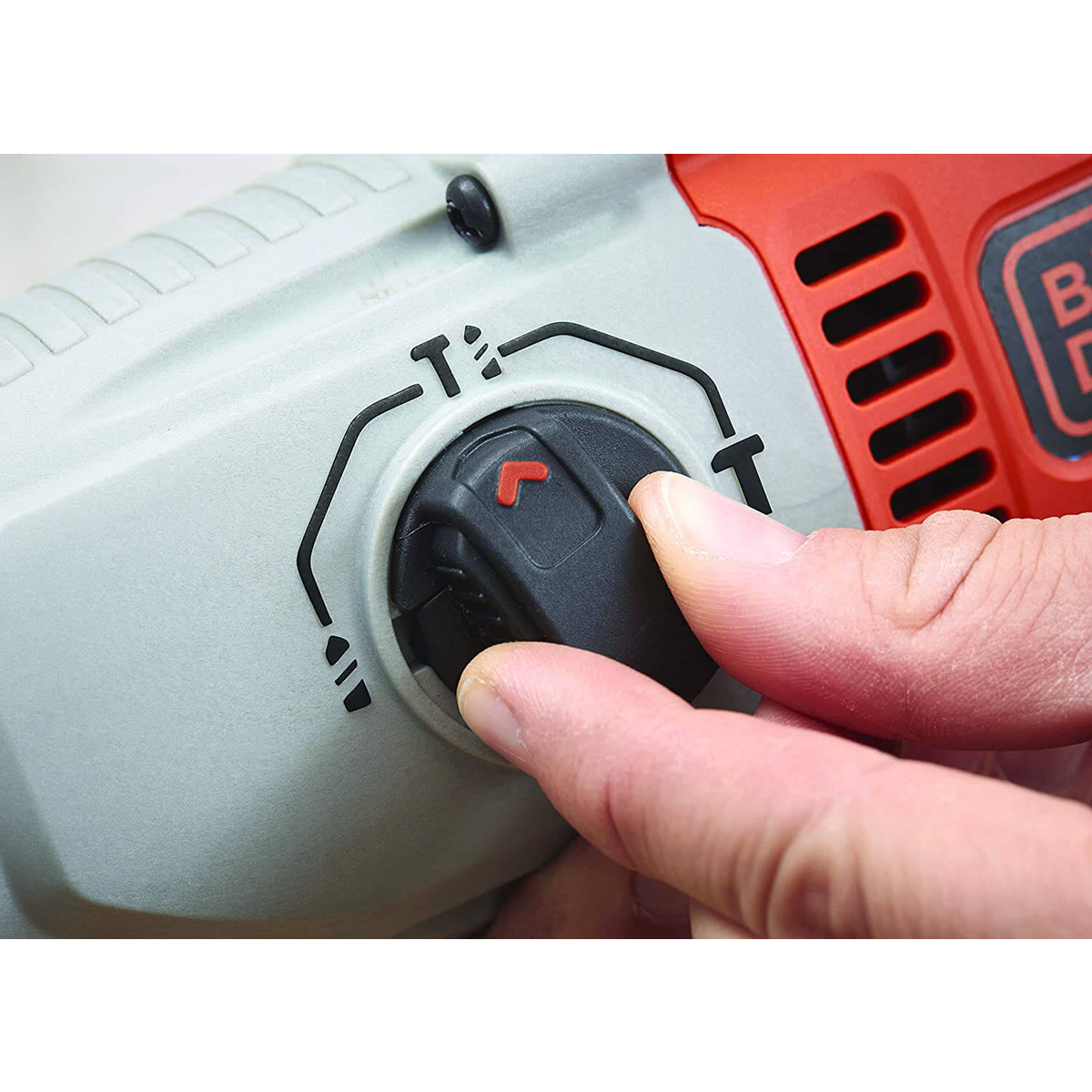 Перфоратор мережевий BLACK+DECKER, SDS-Plus, 800 Вт, 3.4 Дж, 0-5500 уд/хв,0-1200 об/мин, валіза, вага 5.36 кг BEHS02K