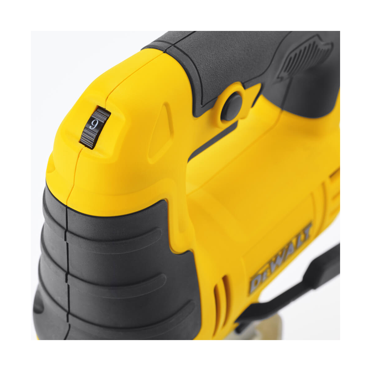 Пила лобзикова мережева DeWALT, 650 Вт, 500 - 3200 ход/хв, максимальна глибина пропилу (дерево) - 85 мм, вага 2.4 кг DWE349