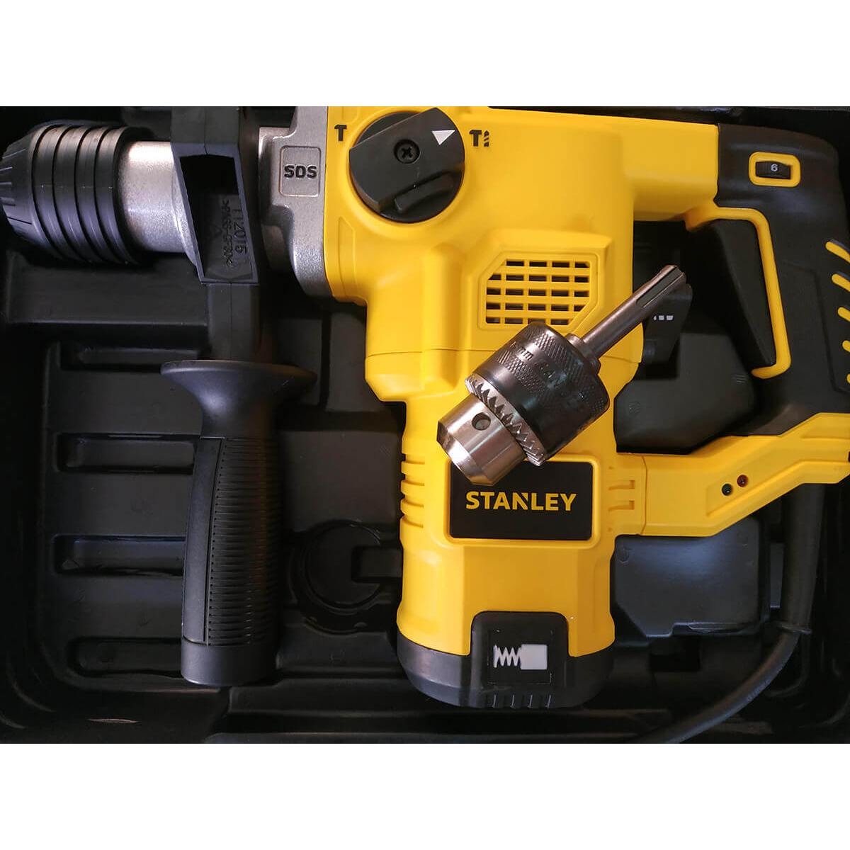 Перфоратор мережевий STANLEY, SDS-Plus, 1250 Вт, 3 режими, 3,2 Дж, 3 режими, 0-4100 уд/хв, 0-850 об/хв, валіза, вага 5.4 кг STHR323K