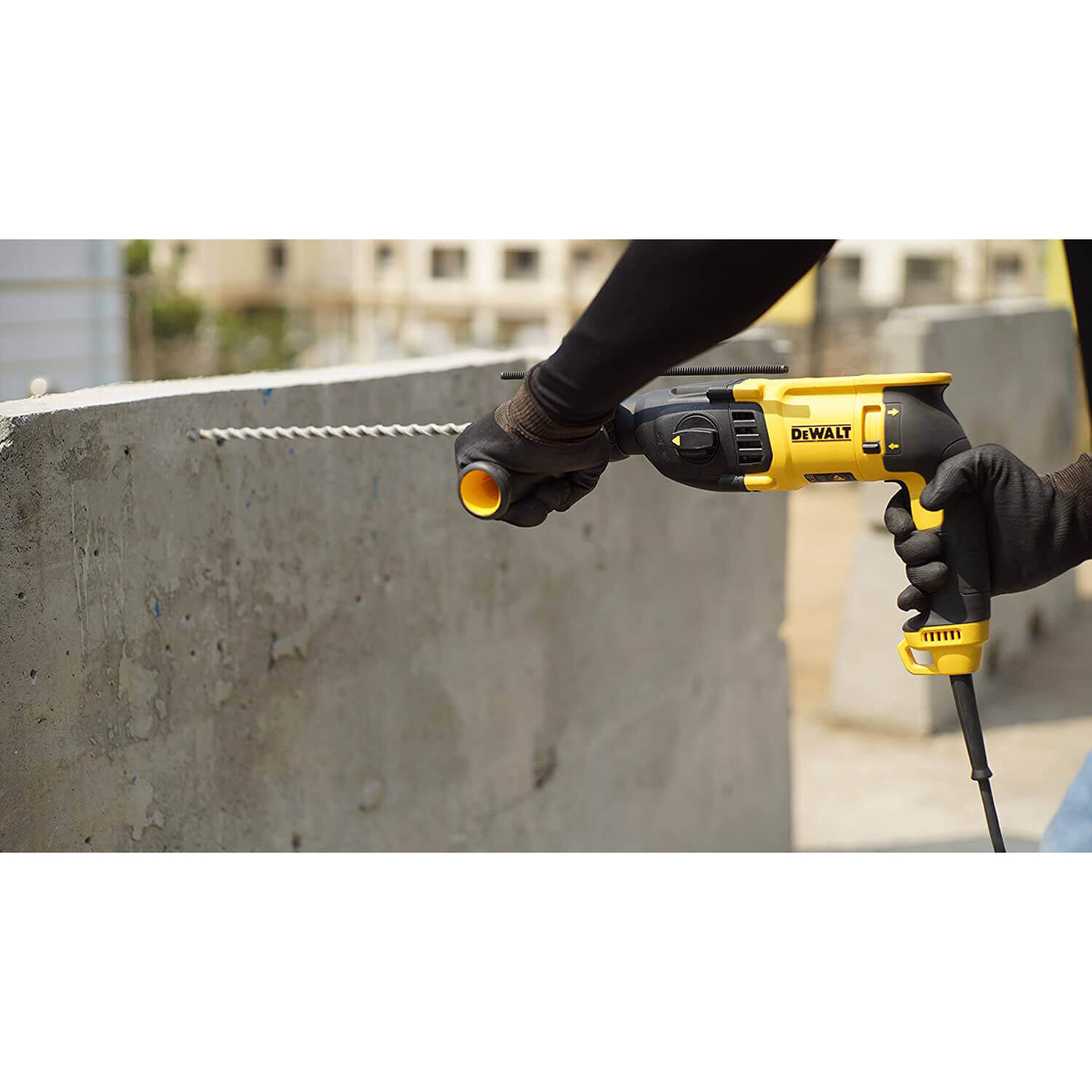 Перфоратор мережевий DeWALT, SDS-Plus, 800 Вт, 2.6 Дж, 3 режими, 0-5500 уд/хв, 0-1500 об/хв, валіза, вага 2.6 кг D25133K
