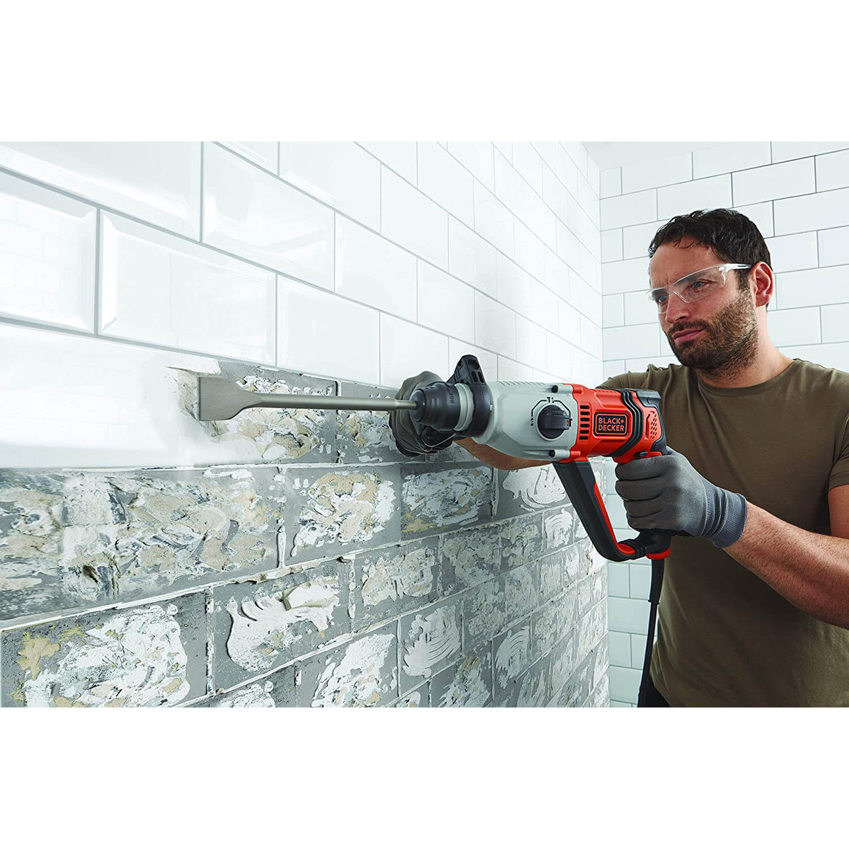 Перфоратор мережевий BLACK+DECKER, SDS-Plus, 800 Вт, 3.4 Дж, 0-5500 уд/хв,0-1200 об/мин, валіза, вага 5.36 кг BEHS02K