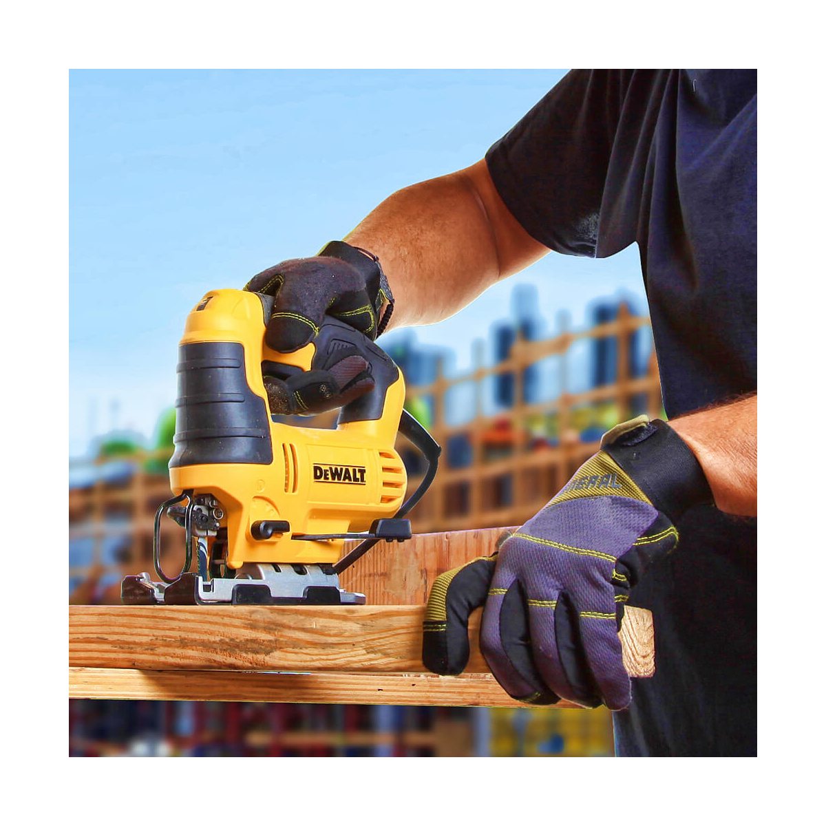 Пила лобзикова мережева DeWALT, 650 Вт, 500 - 3200 ход/хв, максимальна глибина пропилу (дерево) - 85 мм, вага 2.4 кг DWE349