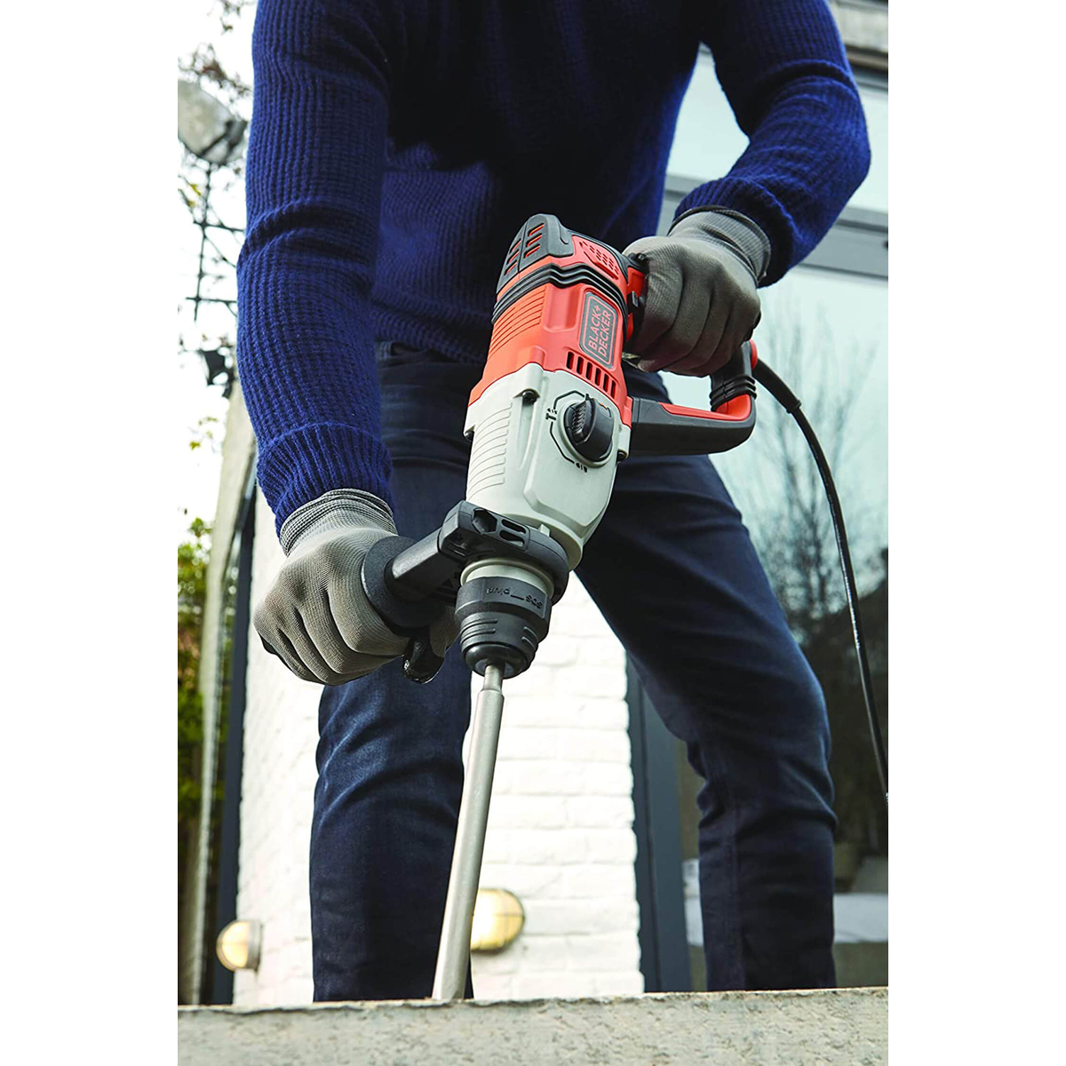 Перфоратор мережевий BLACK+DECKER, SDS-Plus, 800 Вт, 3.4 Дж, 0-5500 уд/хв,0-1200 об/мин, валіза, вага 5.36 кг BEHS02K